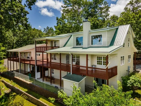 334 Hawksclaw Trail