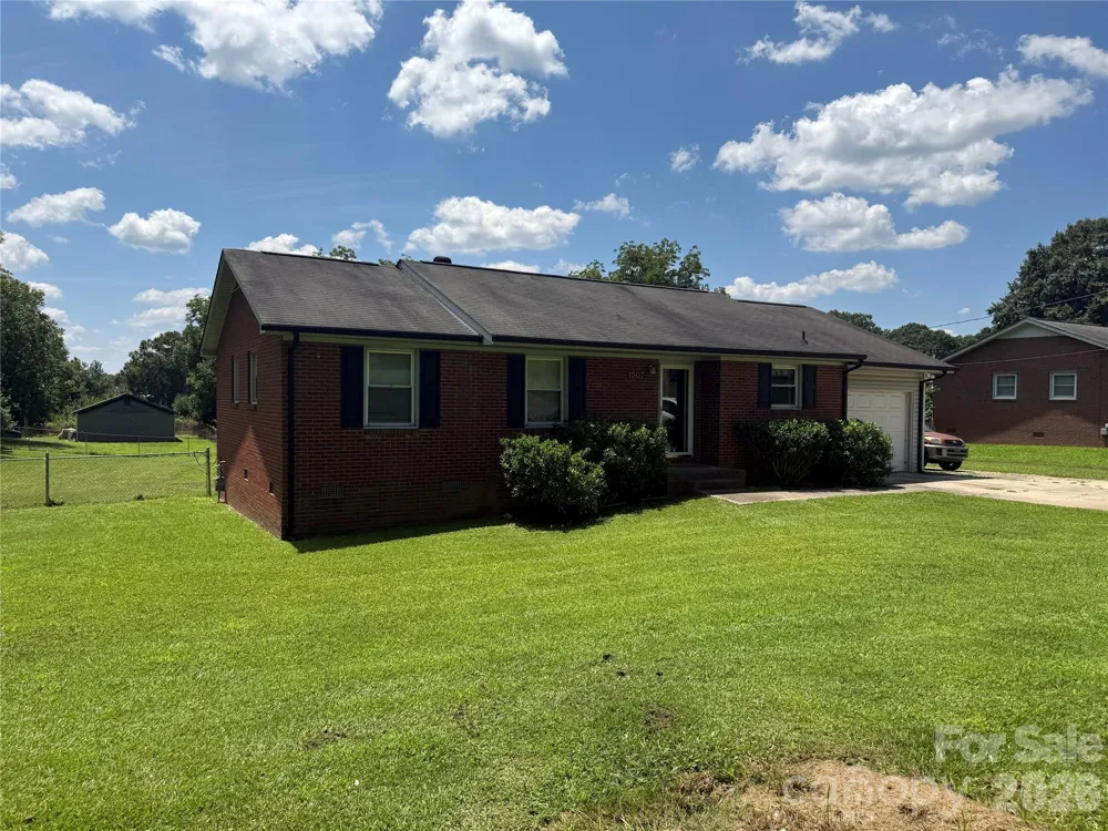 1507 Dallas Cherryville Highway Dallas, NC 28034
