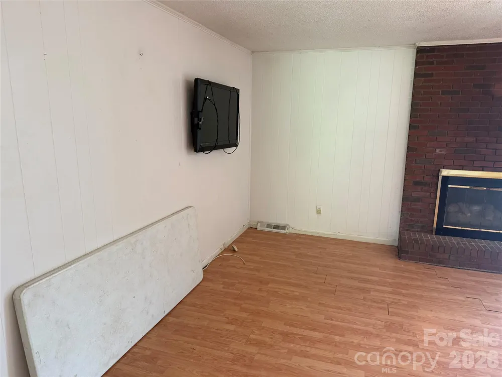 1507 Dallas Cherryville Highway Dallas, NC 28034