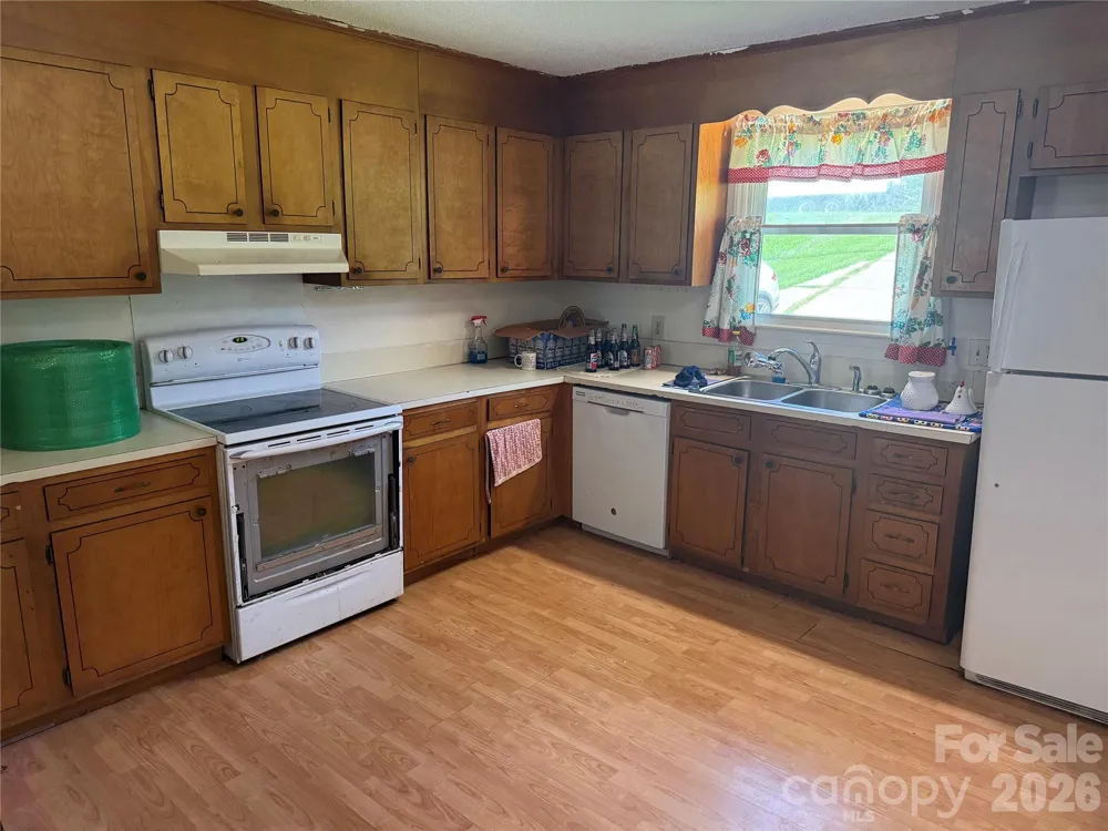 1507 Dallas Cherryville Highway Dallas, NC 28034