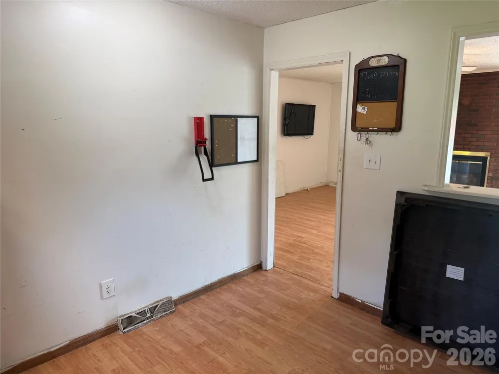 1507 Dallas Cherryville Highway Dallas, NC 28034