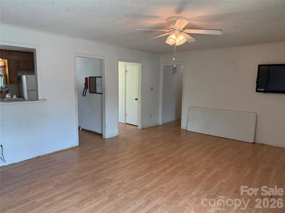 1507 Dallas Cherryville Highway Dallas, NC 28034