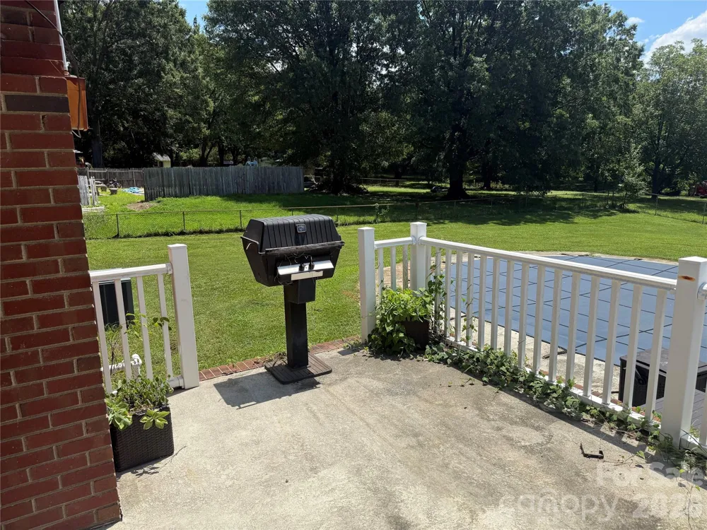 1507 Dallas Cherryville Highway Dallas, NC 28034