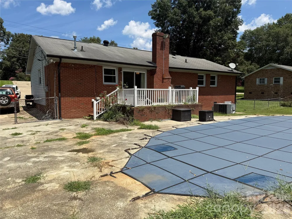 1507 Dallas Cherryville Highway Dallas, NC 28034