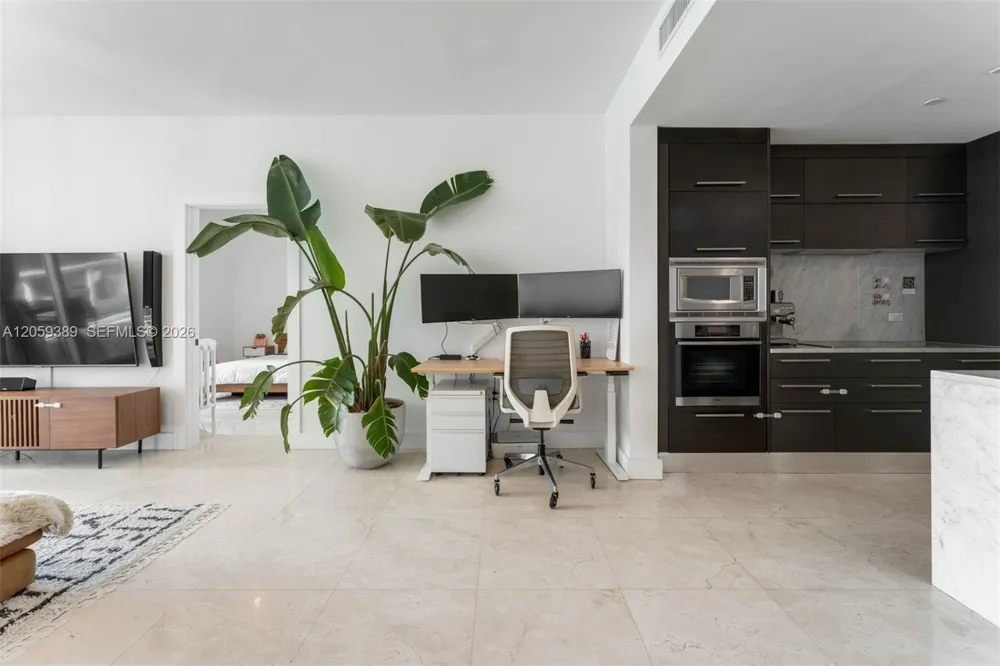 900 Biscayne Blvd #2708 Miami, FL 33132