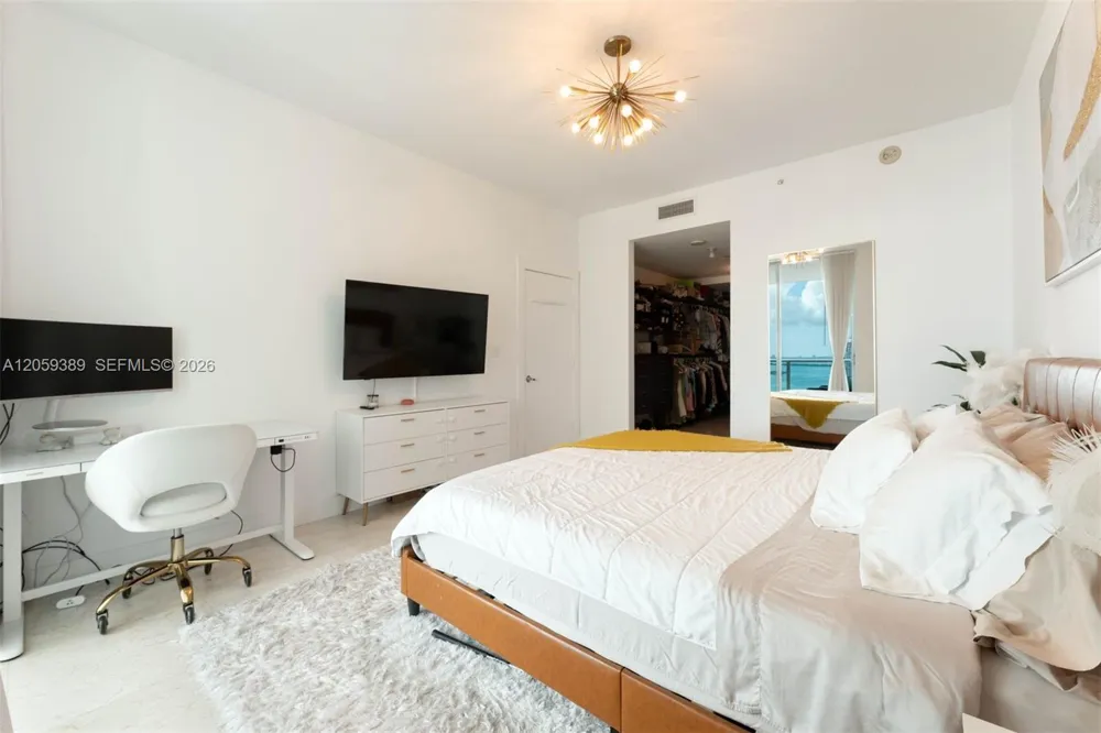 900 Biscayne Blvd #2708 Miami, FL 33132