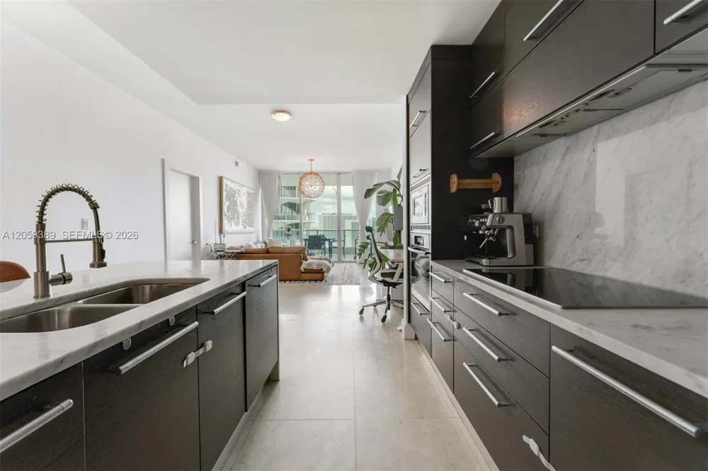 900 Biscayne Blvd #2708 Miami, FL 33132