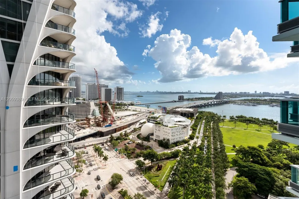 900 Biscayne Blvd #2708 Miami, FL 33132