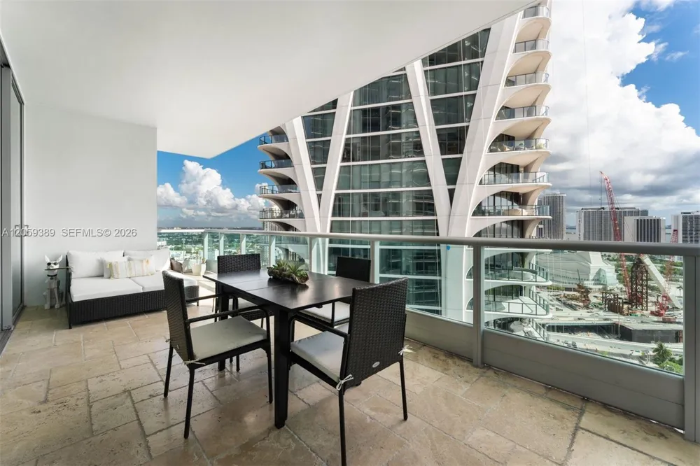 900 Biscayne Blvd #2708 Miami, FL 33132