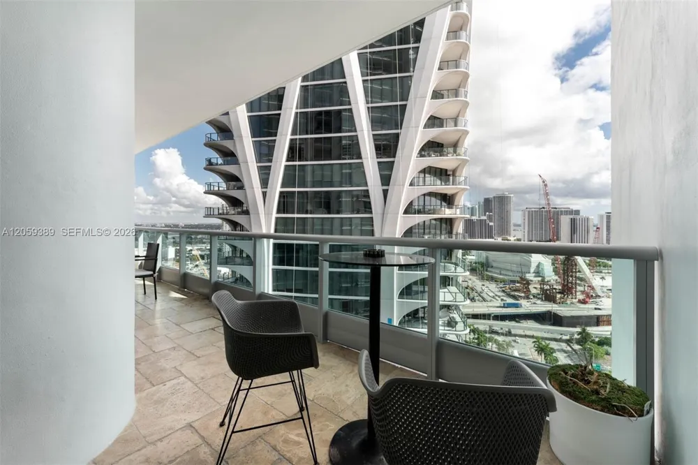 900 Biscayne Blvd #2708 Miami, FL 33132
