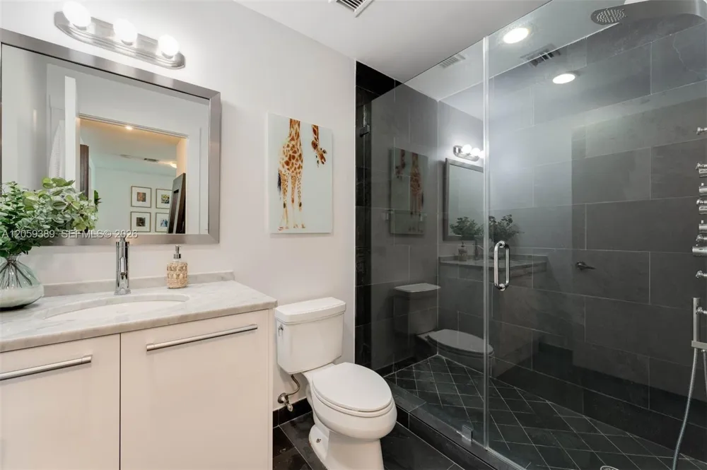 900 Biscayne Blvd #2708 Miami, FL 33132