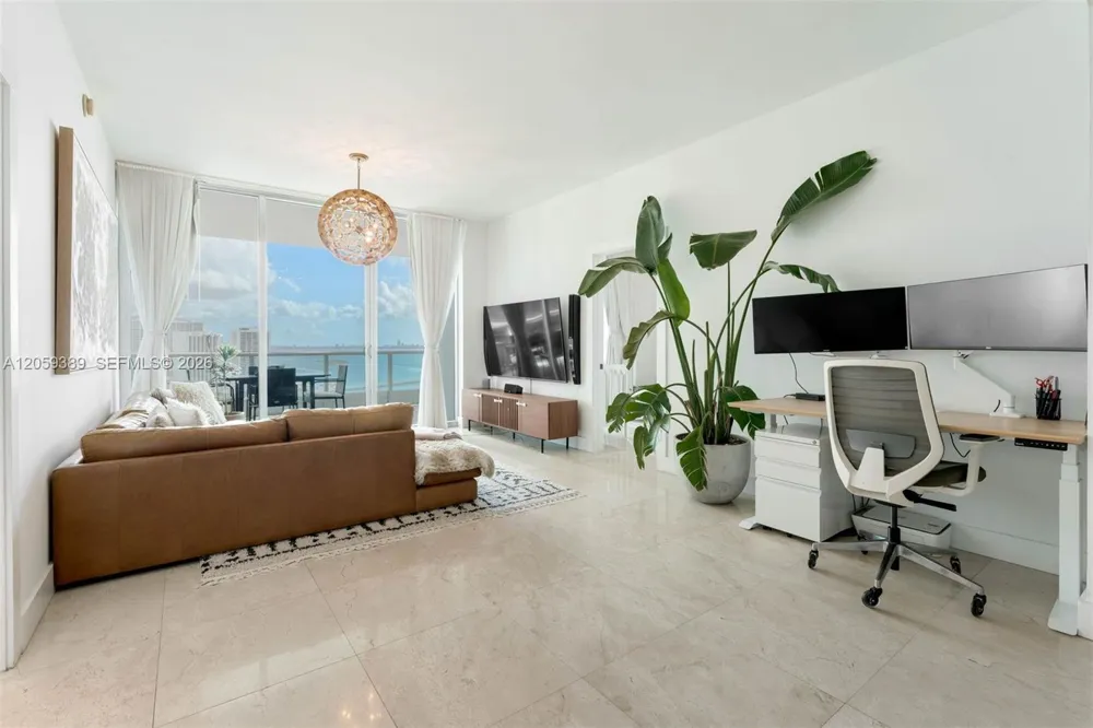 900 Biscayne Blvd #2708 Miami, FL 33132