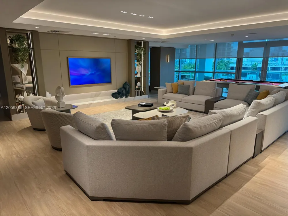 900 Biscayne Blvd #2708 Miami, FL 33132
