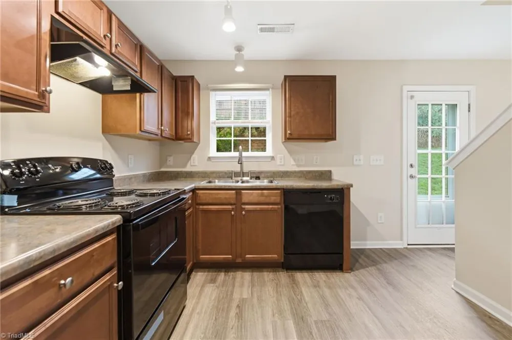 1475 Worchester Street Kernersville, NC 27284