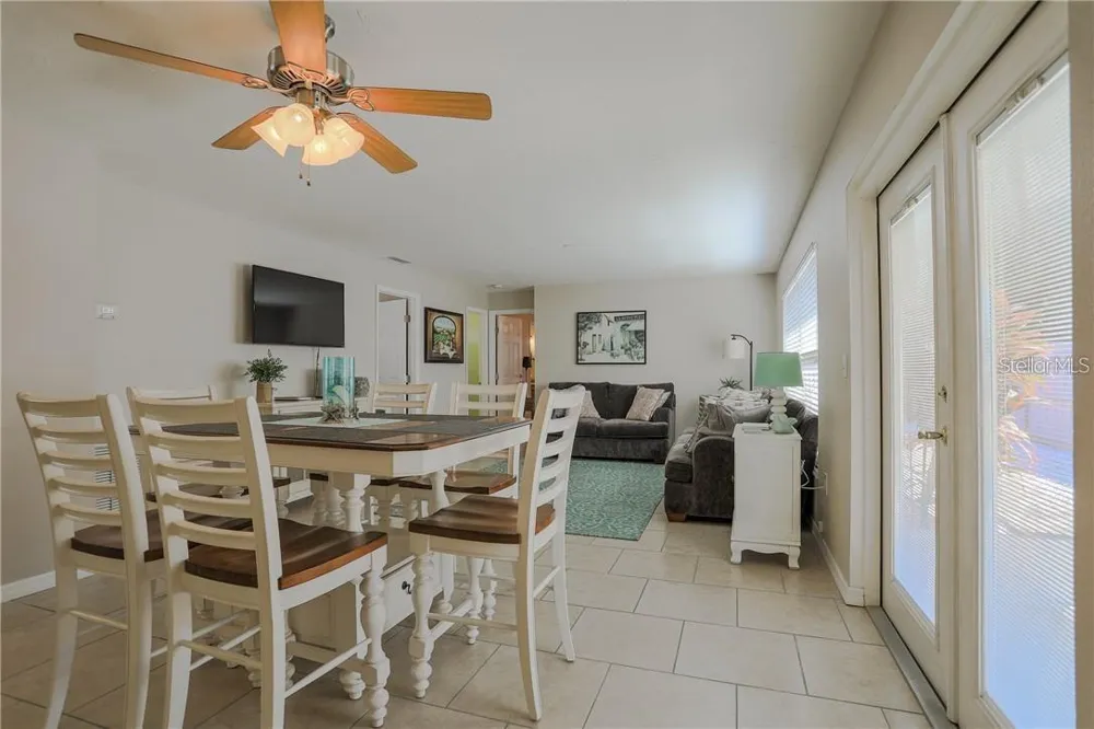 2907 HYDE PARK STREET Sarasota, FL 34239