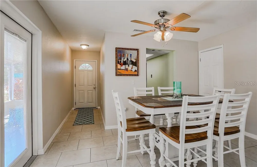 2907 HYDE PARK STREET Sarasota, FL 34239