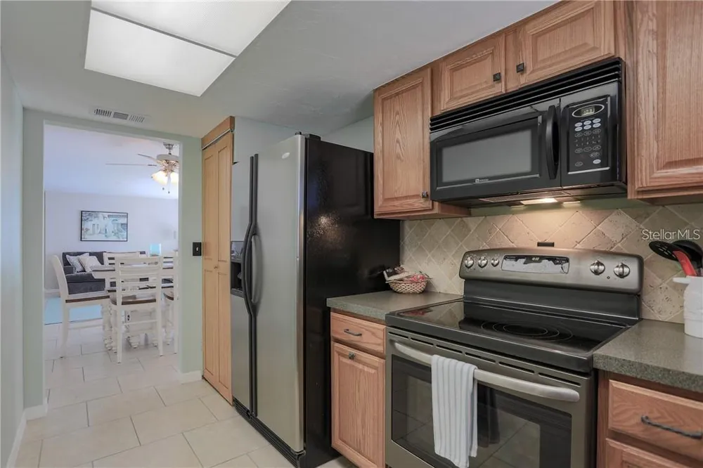 2907 HYDE PARK STREET Sarasota, FL 34239