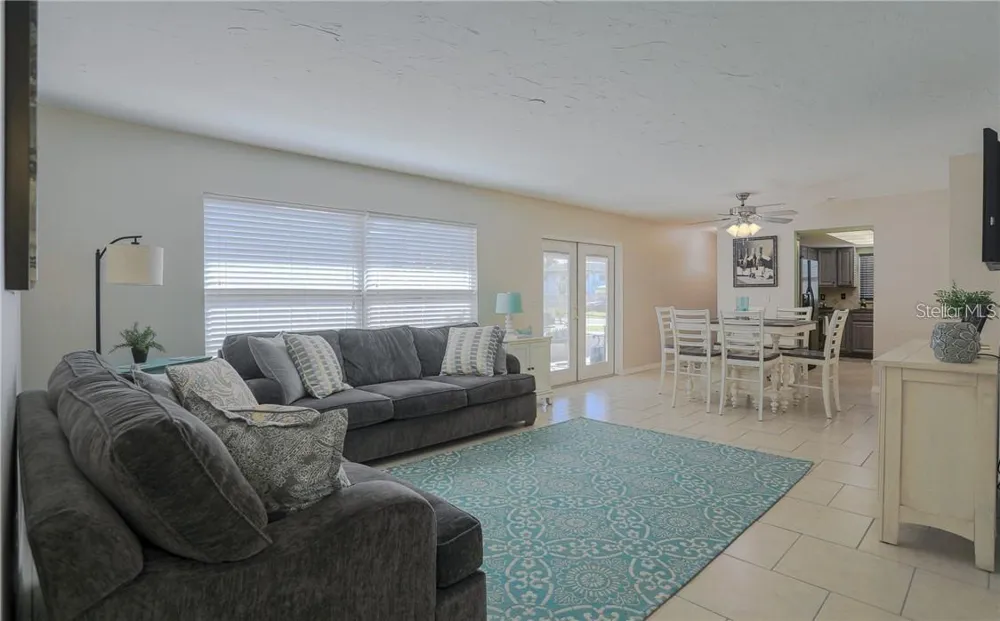 2907 HYDE PARK STREET Sarasota, FL 34239