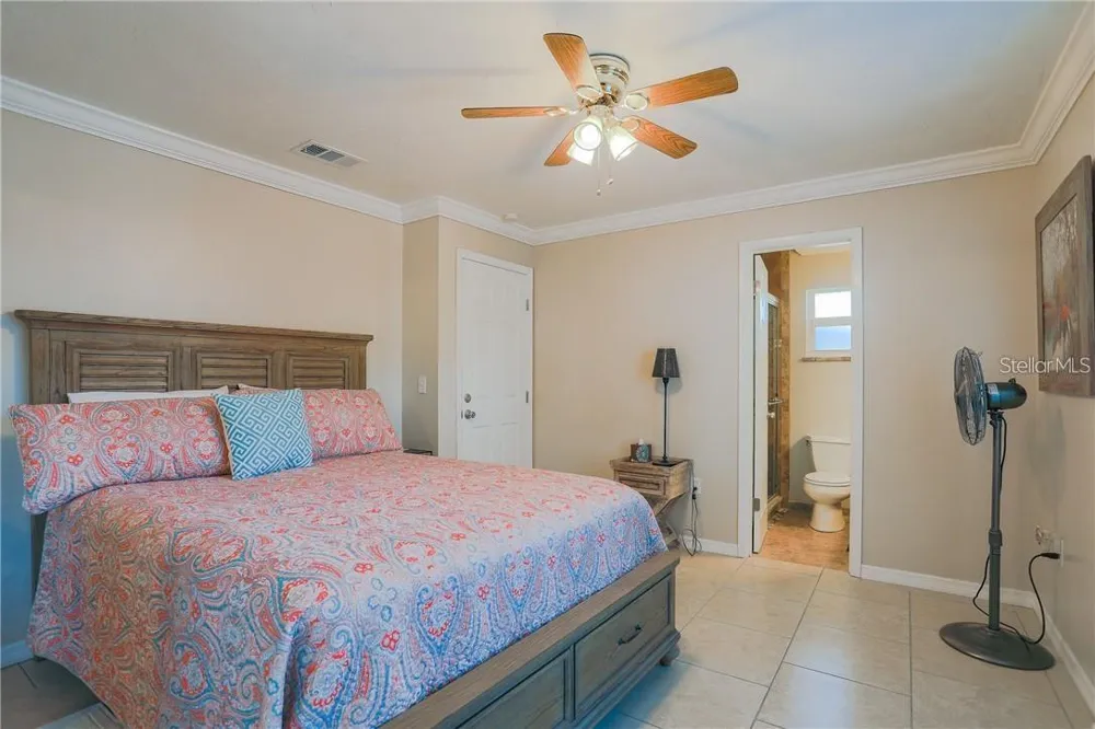 2907 HYDE PARK STREET Sarasota, FL 34239