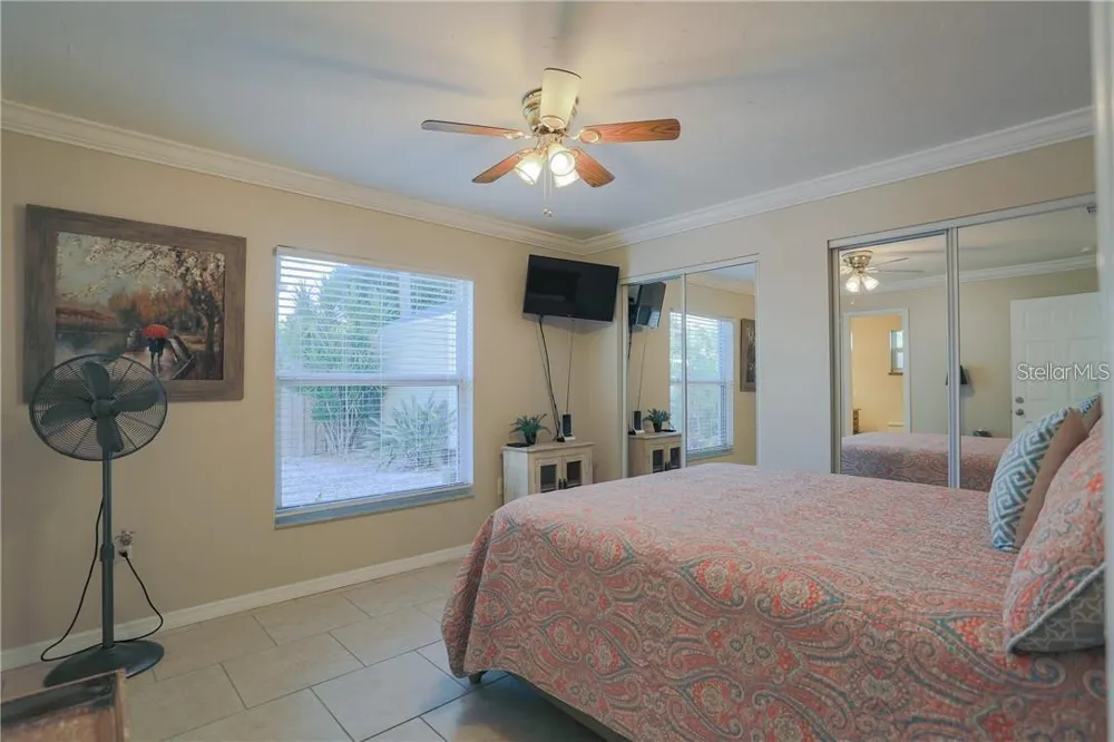 2907 HYDE PARK STREET Sarasota, FL 34239