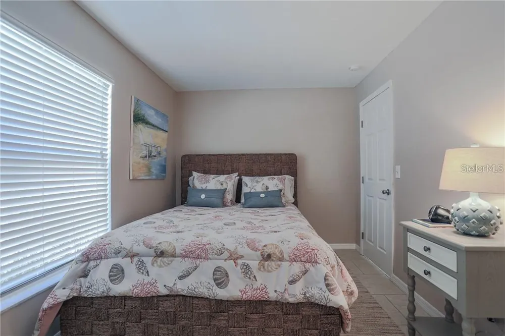 2907 HYDE PARK STREET Sarasota, FL 34239