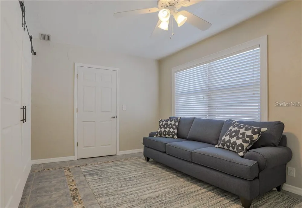 2907 HYDE PARK STREET Sarasota, FL 34239