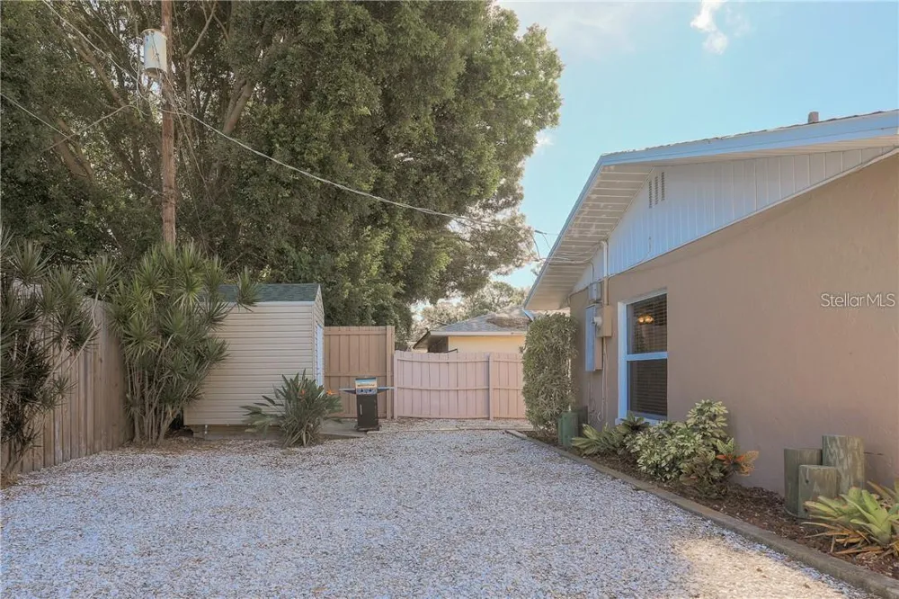 2907 HYDE PARK STREET Sarasota, FL 34239