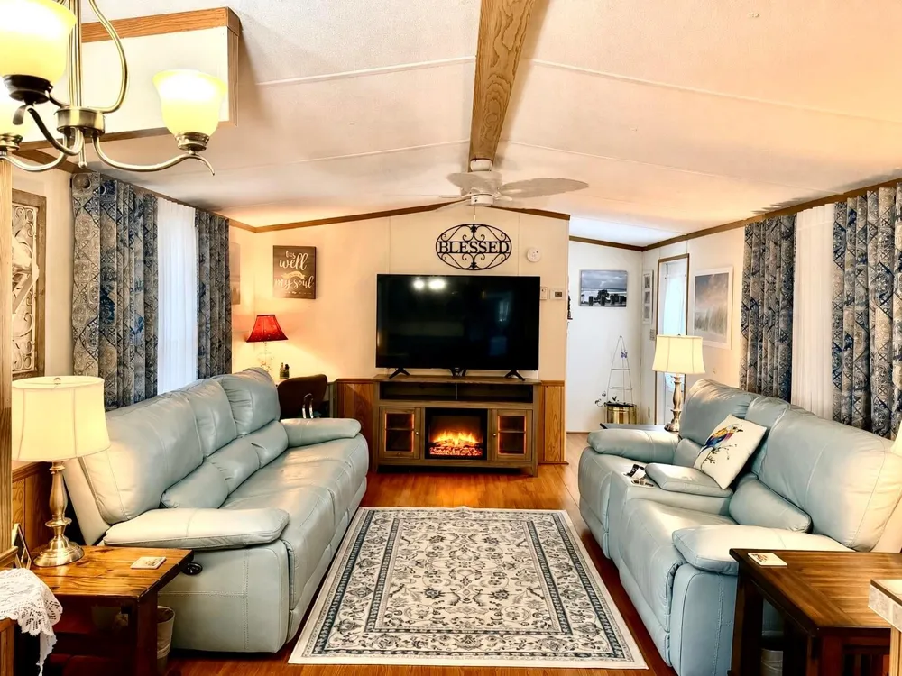 1601 US Highway 441 SE #106 Okeechobee, FL 34974