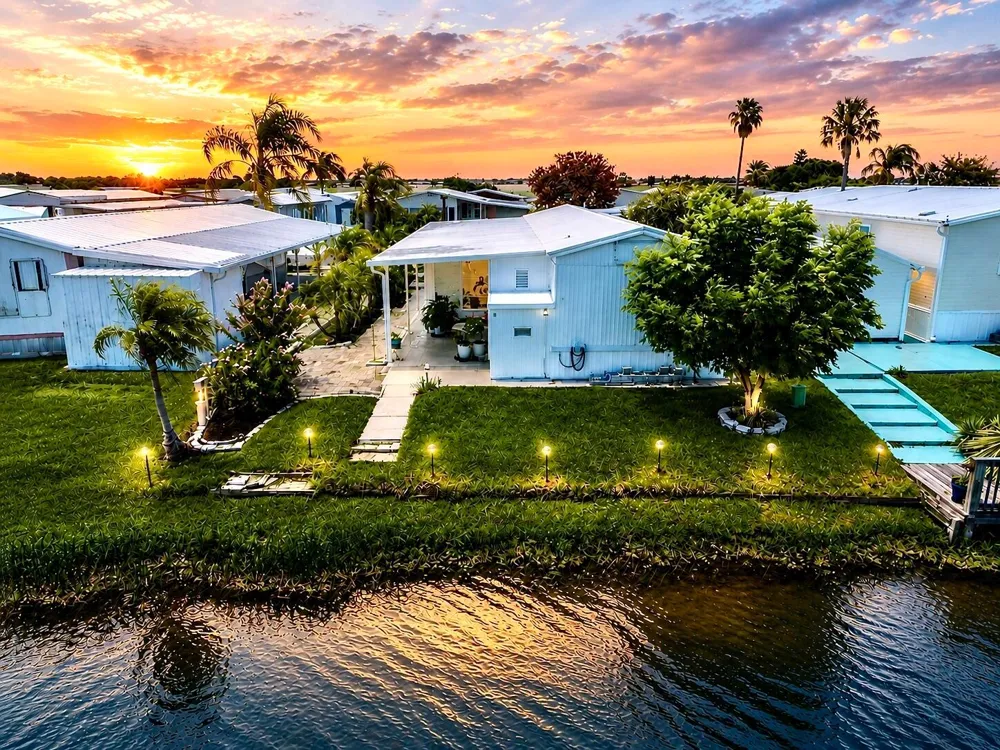 1601 US Highway 441 SE #106 Okeechobee, FL 34974