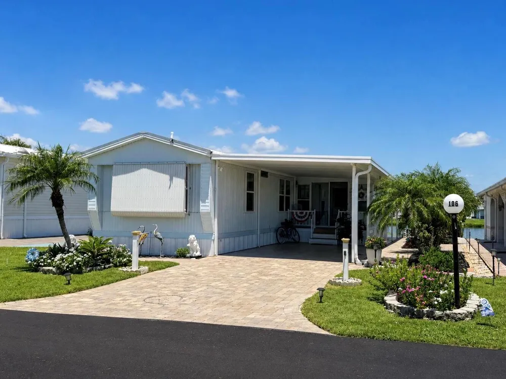 1601 US Highway 441 SE #106 Okeechobee, FL 34974
