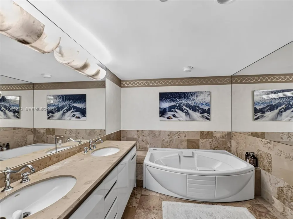 1455 Ocean Dr #704 Miami Beach, FL 33139