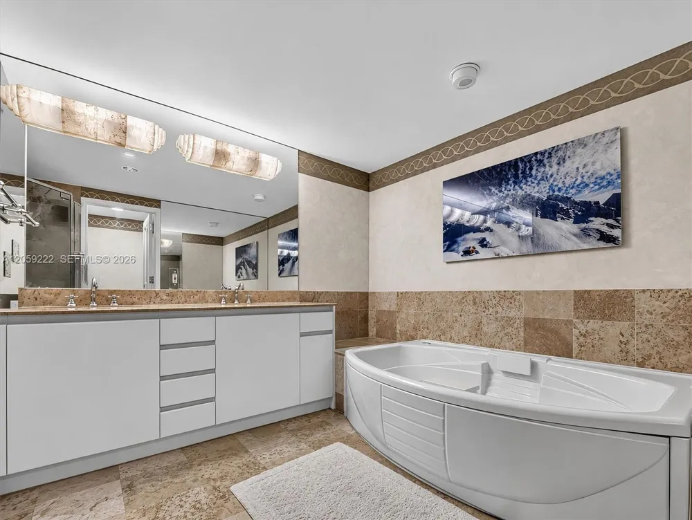 1455 Ocean Dr #704 Miami Beach, FL 33139