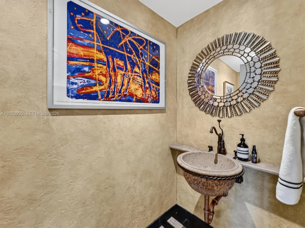 1455 Ocean Dr #704 Miami Beach, FL 33139