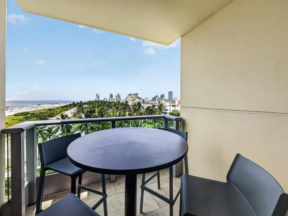 1455 Ocean Dr #704 Miami Beach, FL 33139