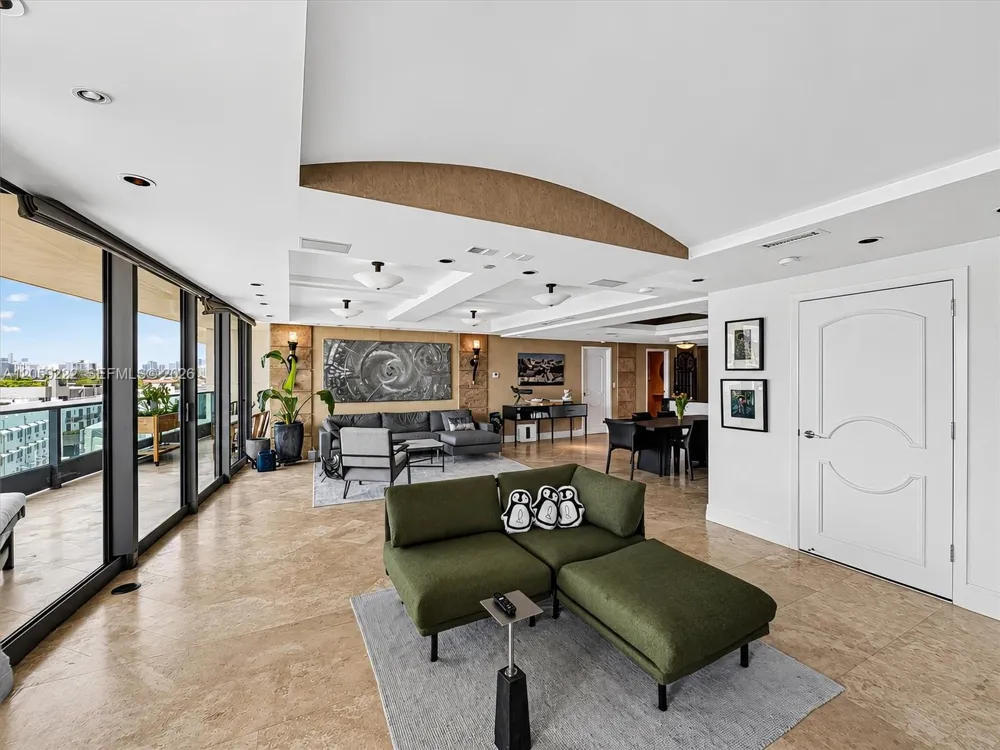 1455 Ocean Dr #704 Miami Beach, FL 33139