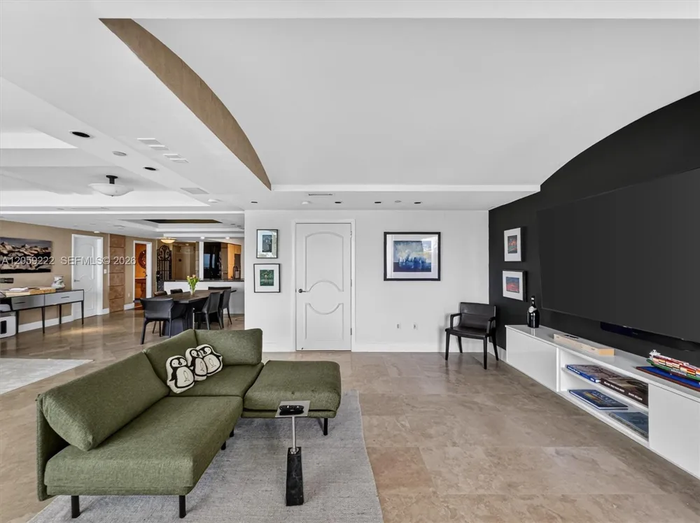 1455 Ocean Dr #704 Miami Beach, FL 33139