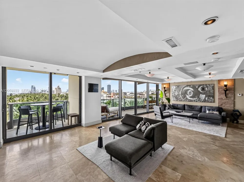 1455 Ocean Dr #704 Miami Beach, FL 33139