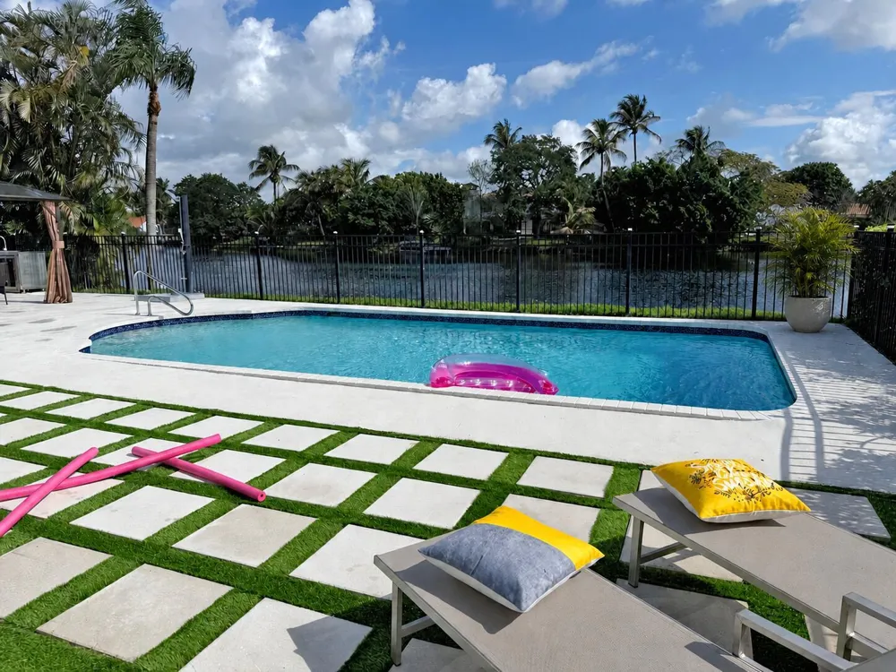 12725 KINGSWAY ROAD Wellington, FL 33414
