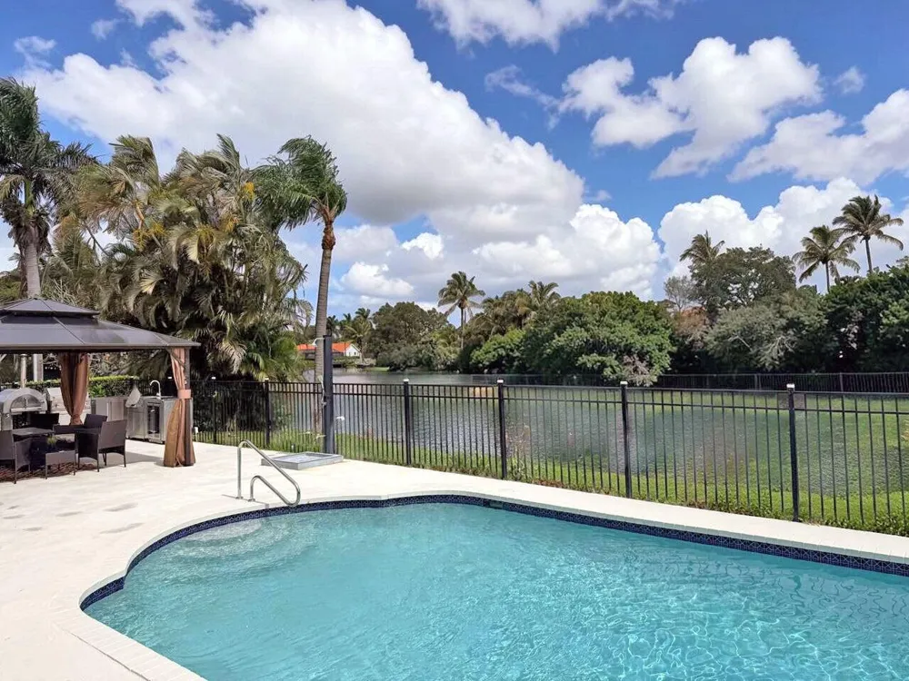 12725 KINGSWAY ROAD Wellington, FL 33414