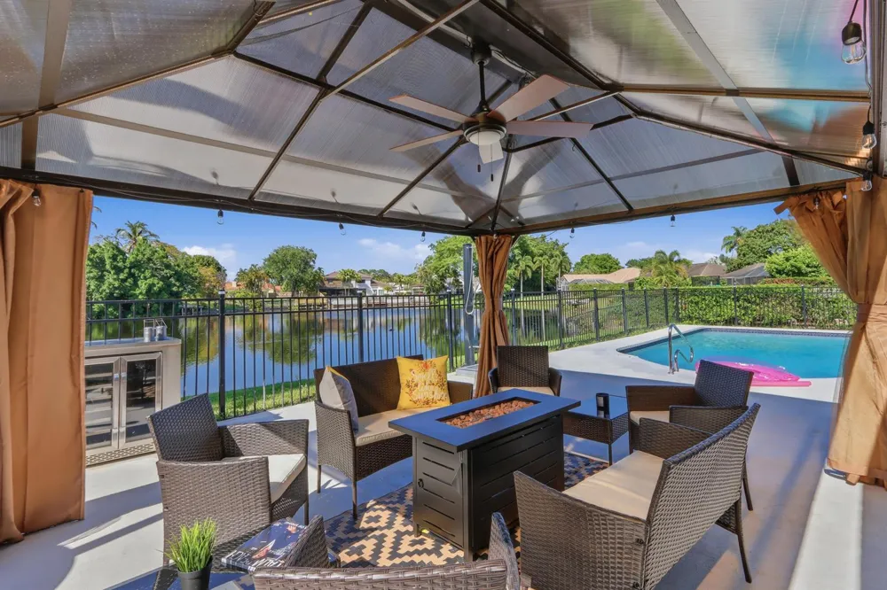 12725 KINGSWAY ROAD Wellington, FL 33414
