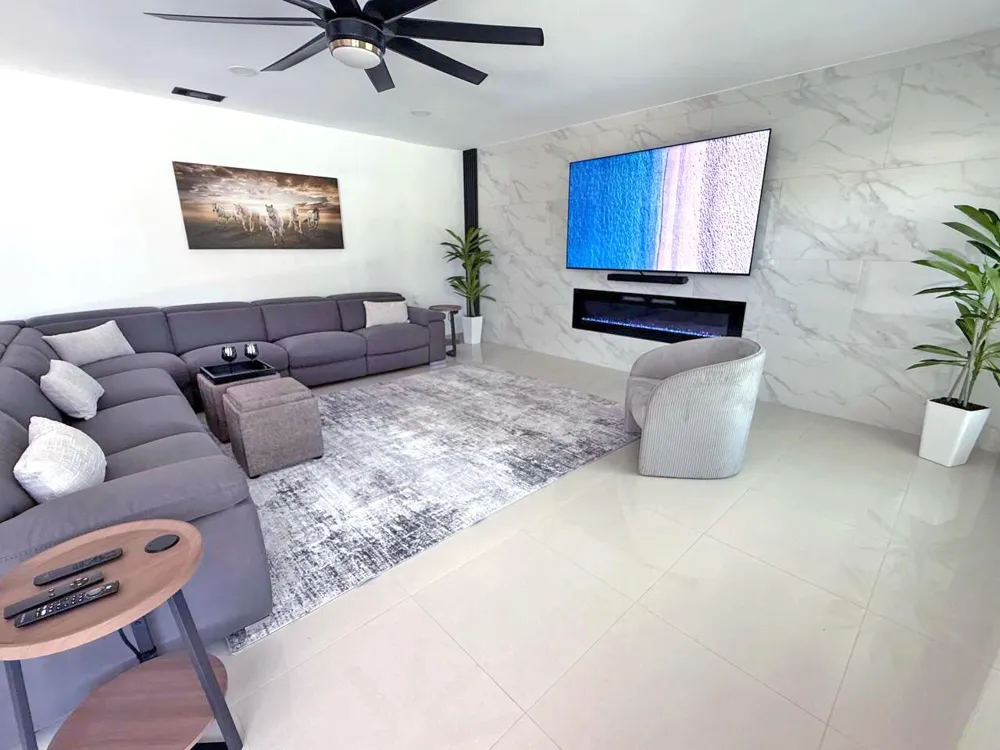 12725 KINGSWAY ROAD Wellington, FL 33414