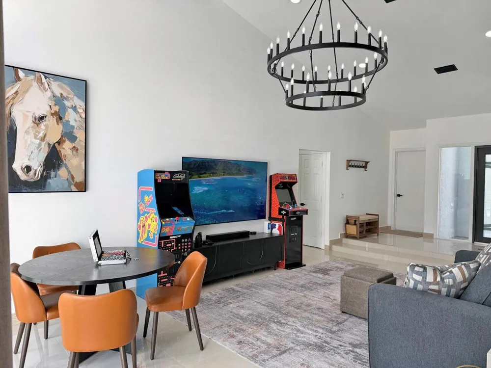 12725 KINGSWAY ROAD Wellington, FL 33414