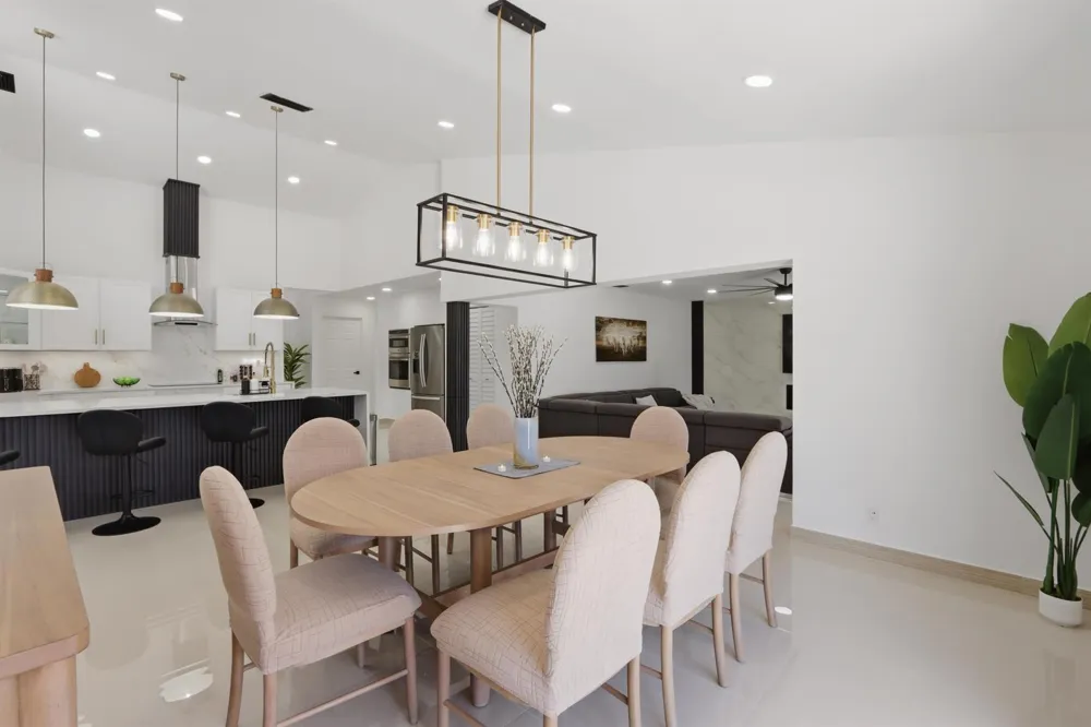 12725 KINGSWAY ROAD Wellington, FL 33414