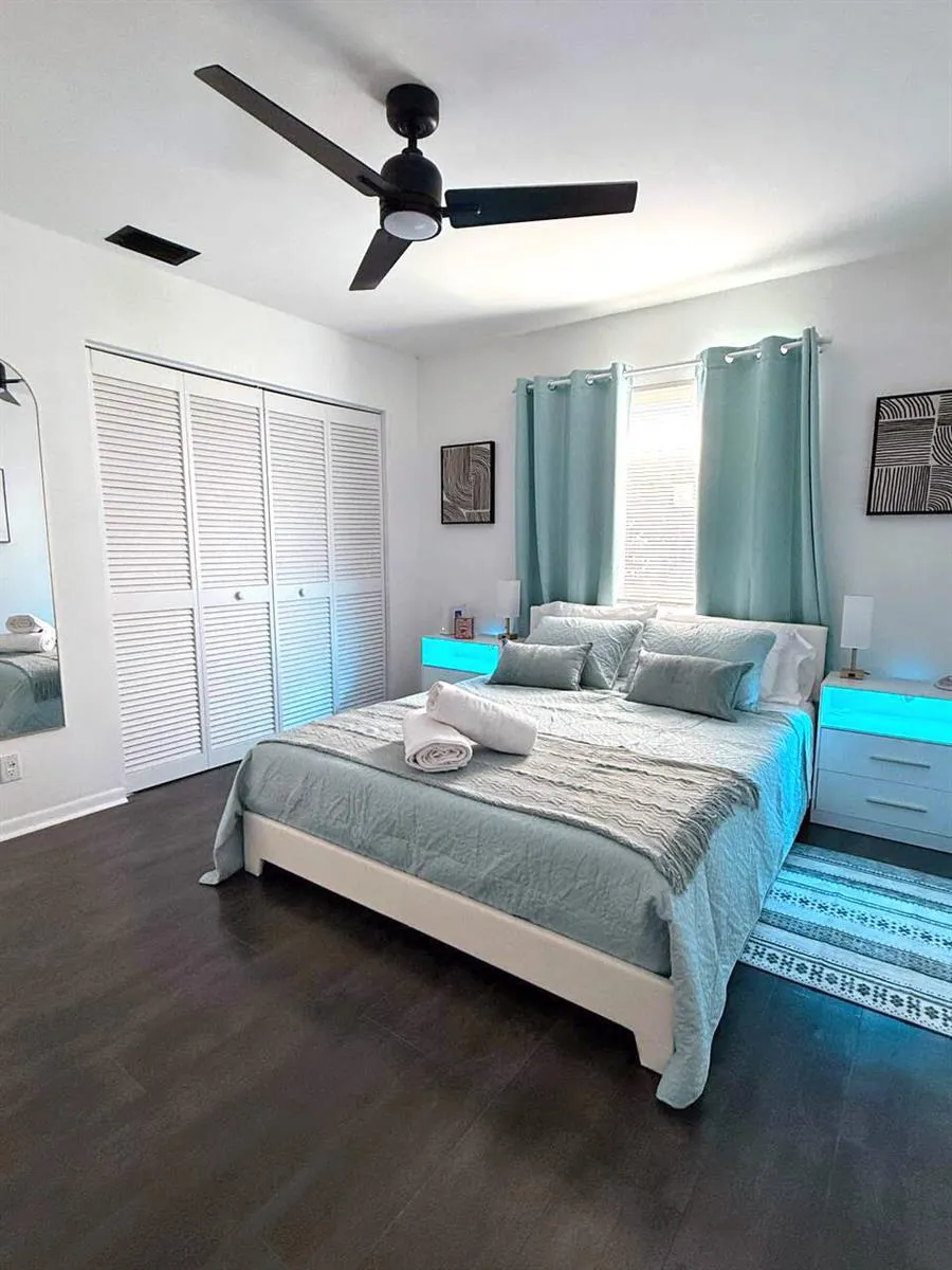 12725 KINGSWAY ROAD Wellington, FL 33414