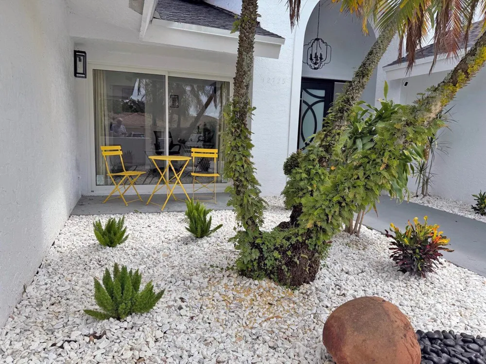 12725 KINGSWAY ROAD Wellington, FL 33414