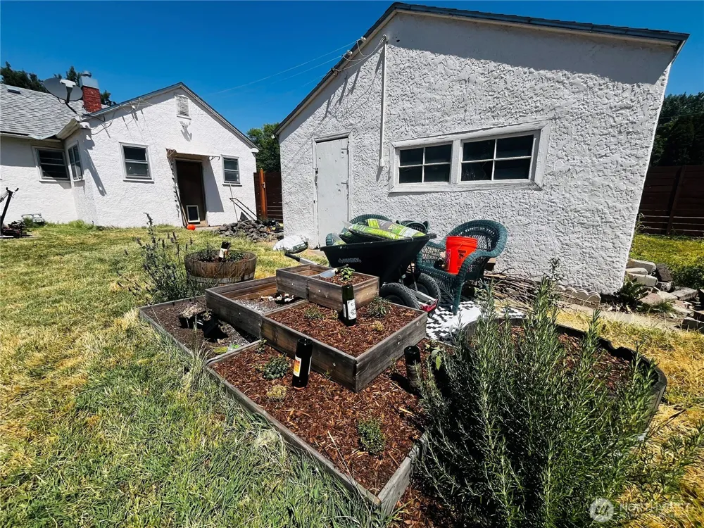 714 E Tietan Walla Walla, WA 99362