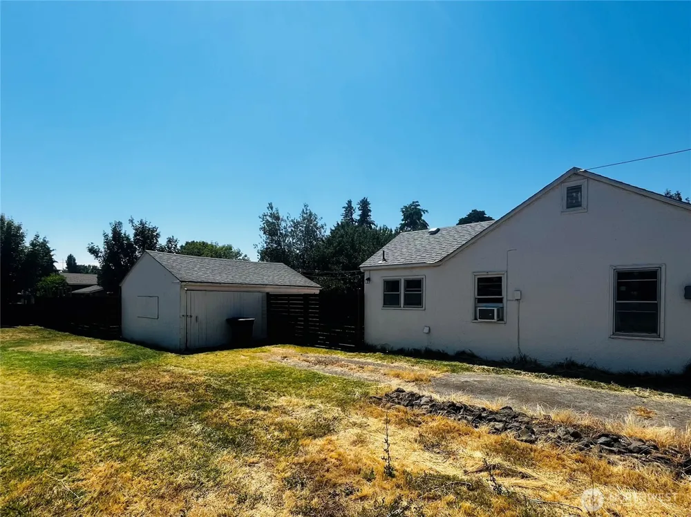 714 E Tietan Walla Walla, WA 99362