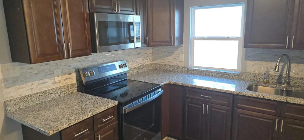 318 CHESNEY BLVD Frostproof, FL 33843