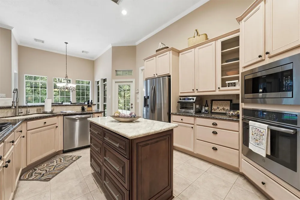 29910 Commons Superior Drive Huffman, TX 77336