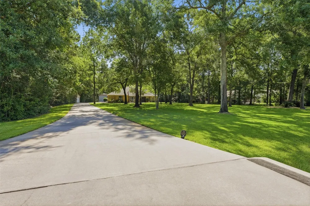 29910 Commons Superior Drive Huffman, TX 77336